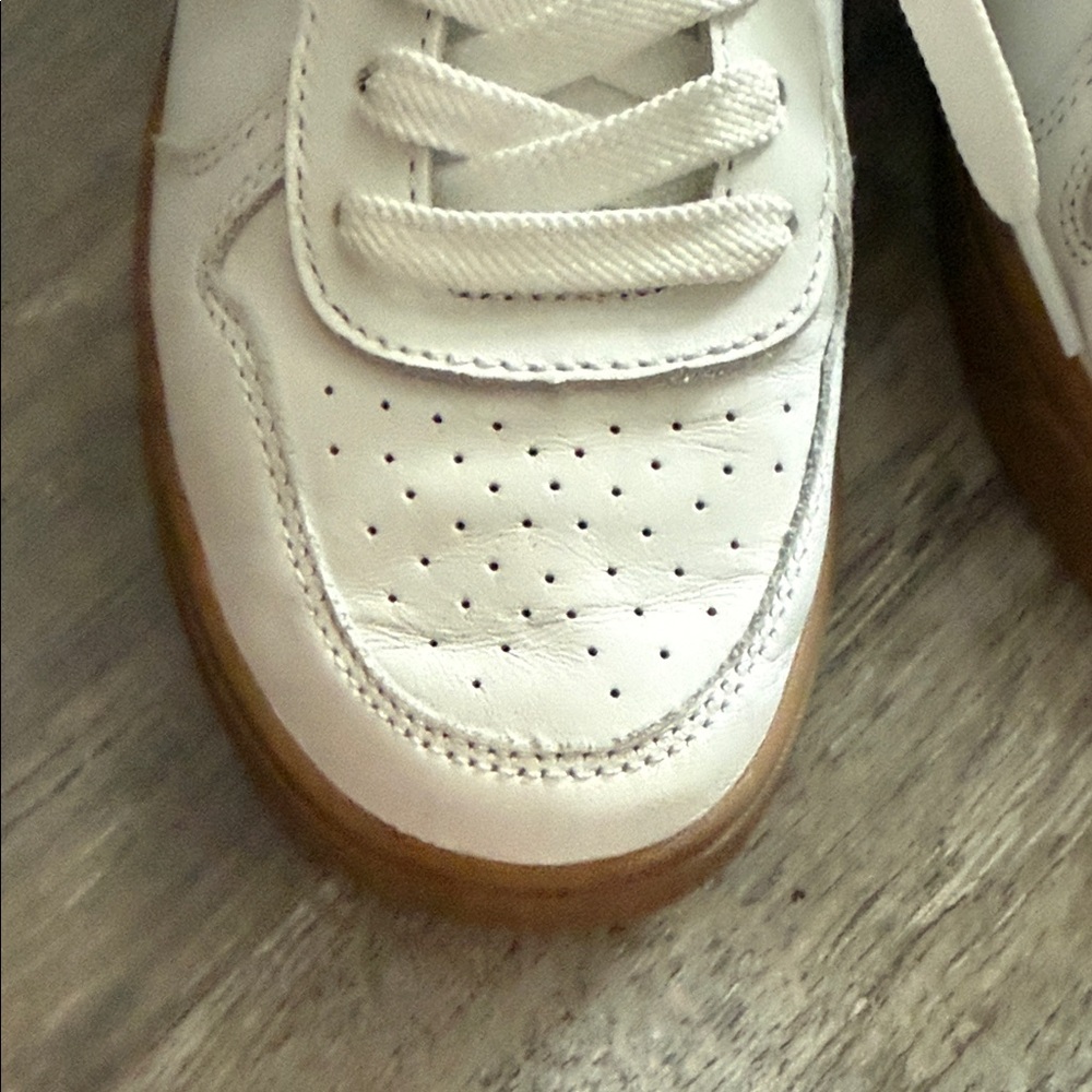 Vionic White Leather Women's Sneakers with Gum Sole VIONIC
Kimmie Court - Picture 6 of 10
